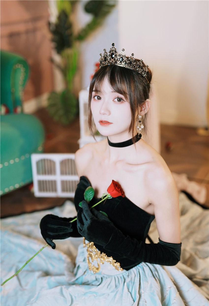 兔子Zzz不吃胡萝卜 黑天鹅之吻 [33P-458MB]-尤坊沐