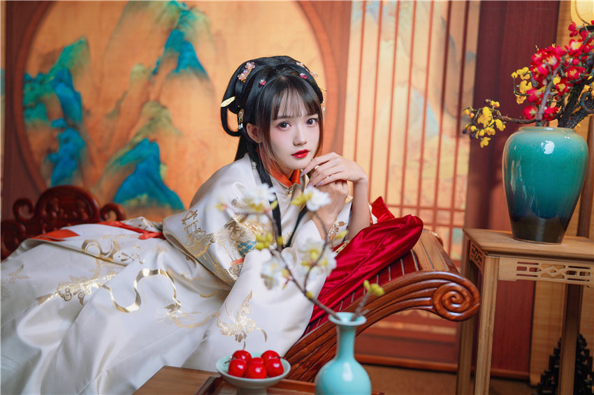 兔子Zzz不吃胡萝卜 小轩窗正梳妆 [38P-434MB]-尤坊沐