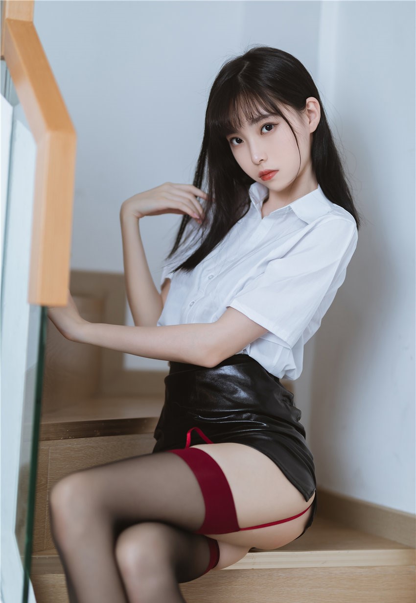 图片[4]-许岚LAN 黑丝皮裙OL [54P2V-875MB]-尤坊沐