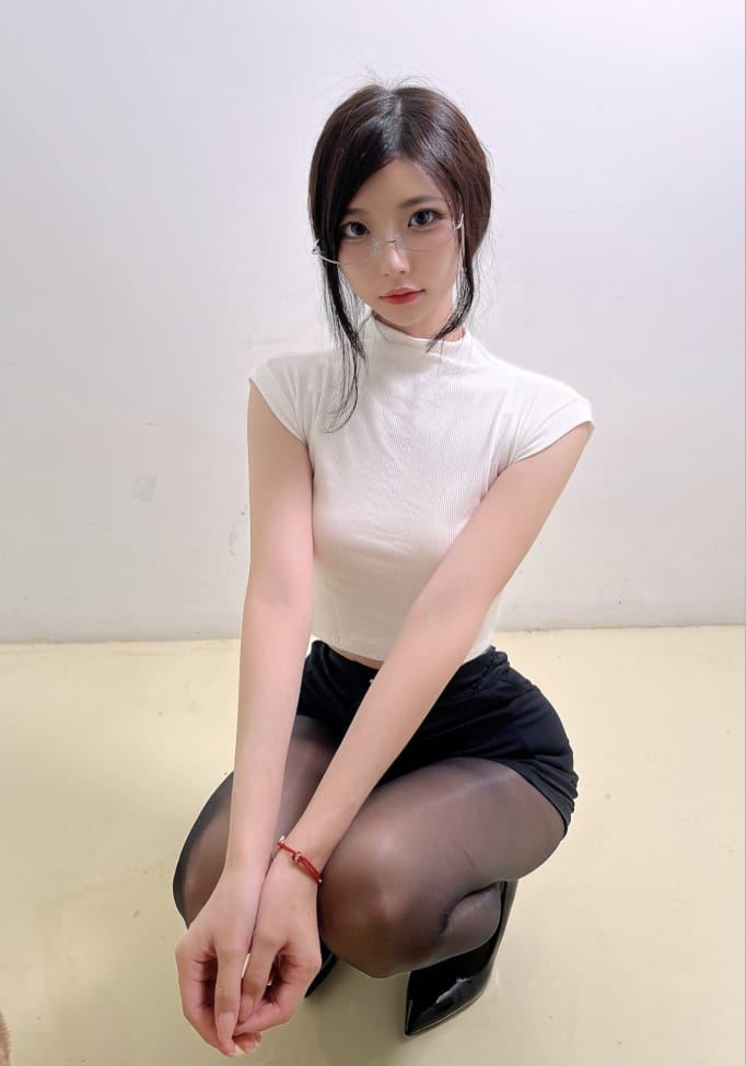 图片[2]-【微密】陈妮妮- 诱惑的秘书 [14P-22M]-尤坊沐