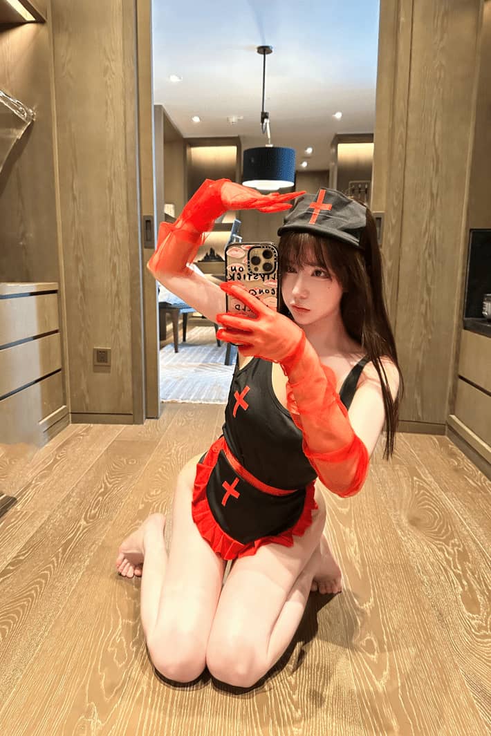 【微-密】奔跑的晶螺儿-黑红情趣 [67P-748M]-尤坊沐