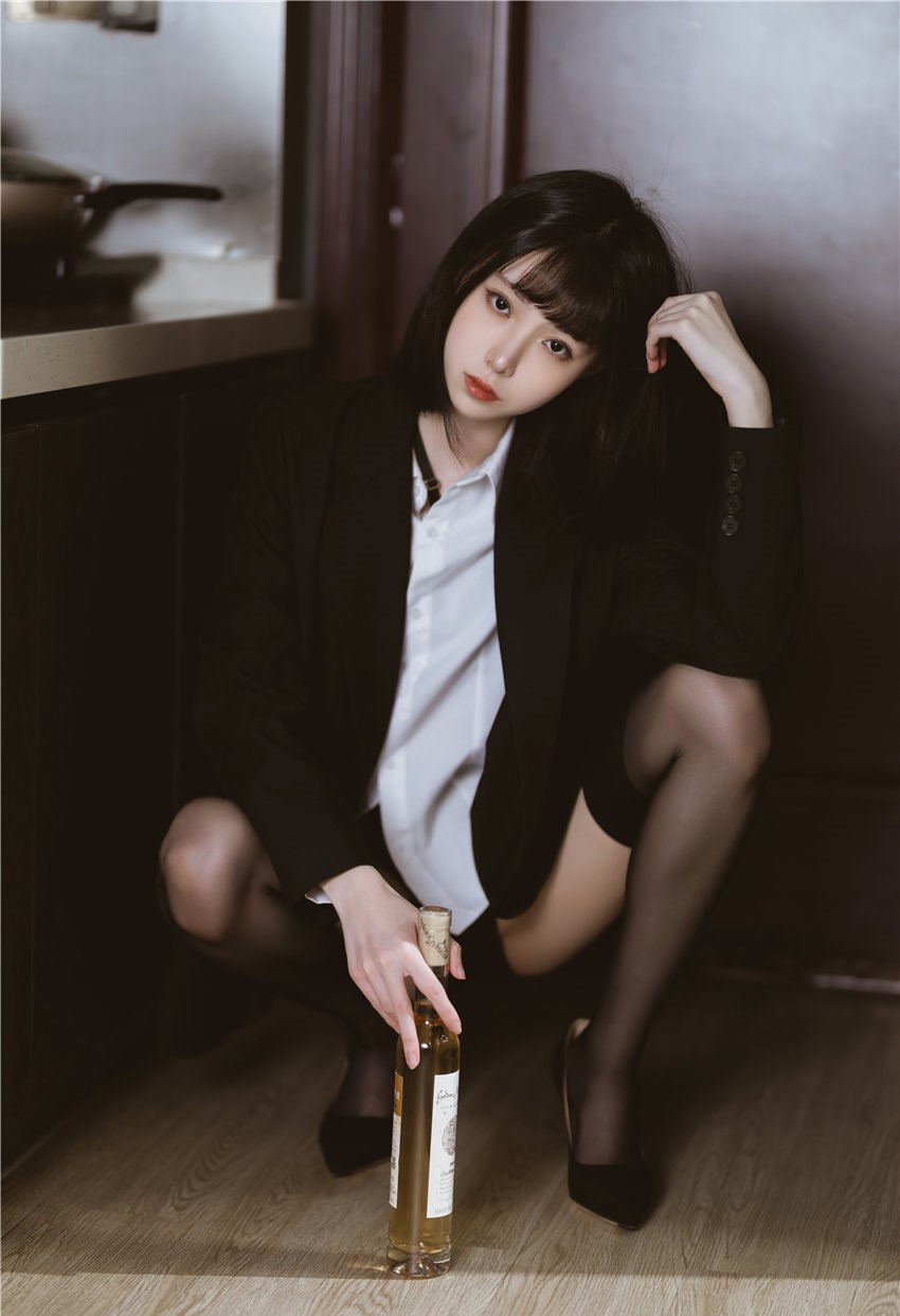 图片[3]-许岚LAN 醉酒OL[60P2V-759MB]-尤坊沐