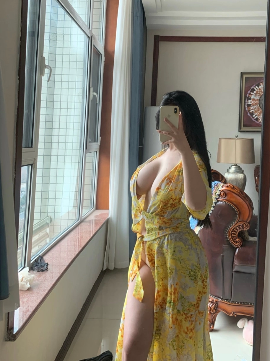 图片[2]-【微-密】玫玫mm-黄色战袍[5P2V-84MB]-尤坊沐