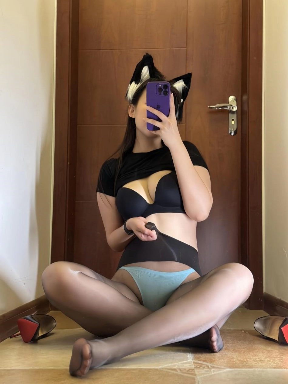 【微-密】美邵女Baby-超薄黑丝+蓝色三角[24P1V-85MB]-尤坊沐